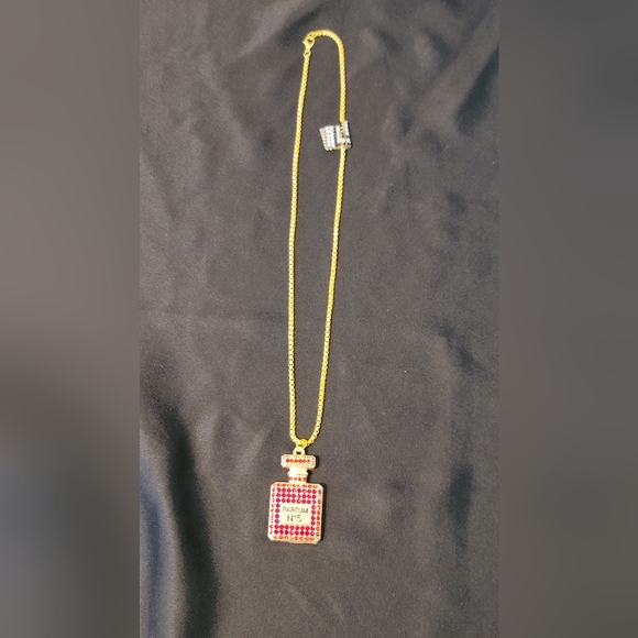 PERFUME BOTTLE NECKLACE  ✨️✨️ - Picture 7 of 7